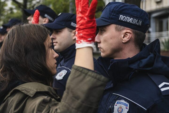 歐洲人權監督機構控塞爾維亞當局　過度使用武力拘留反對武契奇抗議者