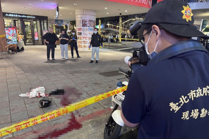 1死8傷！27歲通緝犯北捷投煙霧彈、隨機砍人　畏罪跳樓