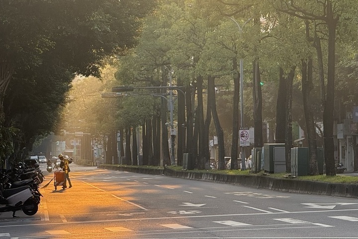 鋒面通過北部東半部轉涼連3天有雨　下周天氣回穩偏熱