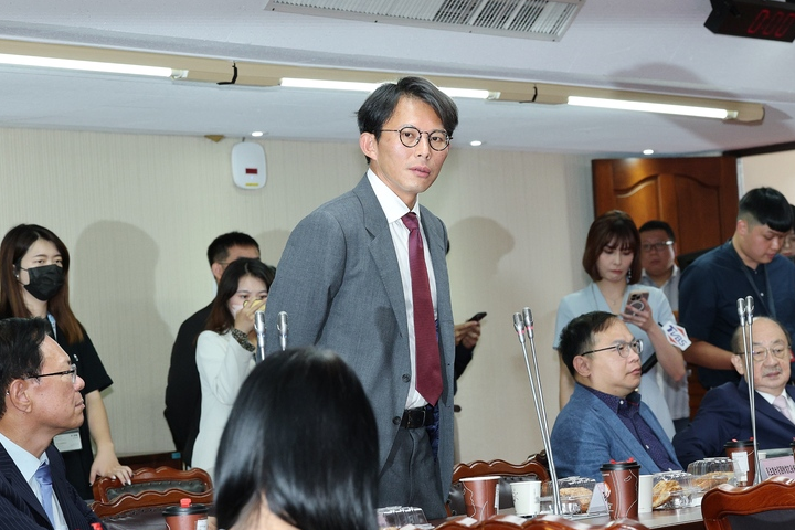 「把街頭還給人民」跳票?黃國昌嗆劉世芳丟人現眼、賴清德走回威權老路