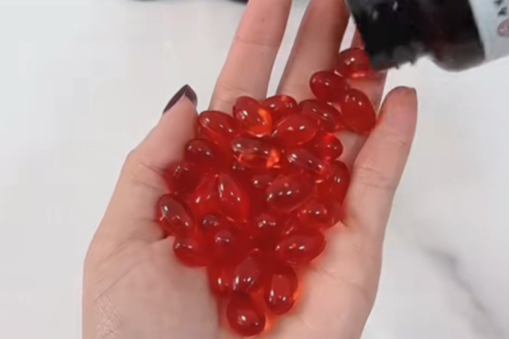 「99%高純」竟測出零磷脂！同仁堂貼牌南極磷蝦油遭上海消保委點名