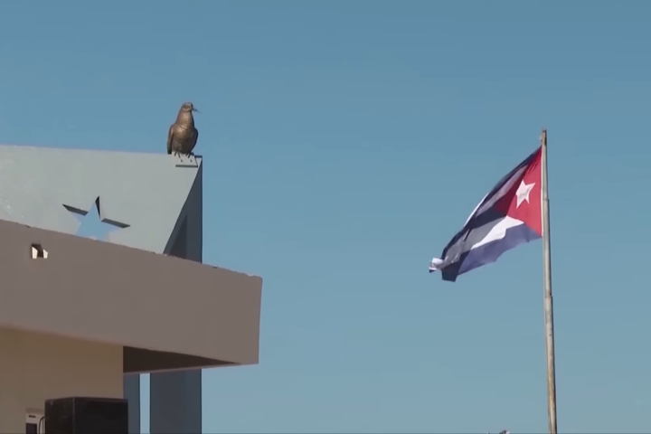 沒水沒電沒油物價飆漲　民眾闖古巴共產黨辦公室縱火示威