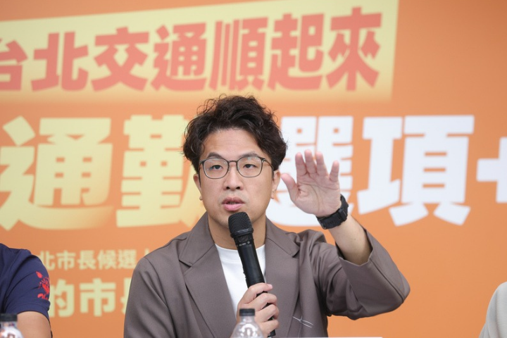沈伯洋喊9.5億「單車橋解決內湖塞車」　網傻眼：夏天騎滿身汗 請先親自示範