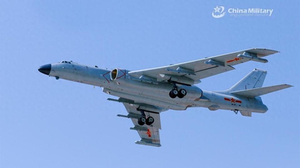 轟6轟炸機又有最新改款出現，被稱為「轟6MW」。圖/取自中國軍網
