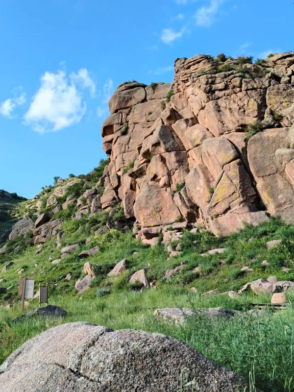位於輝騰錫勒草原的黃花溝火山奇石峽谷公園，是距今上億年第四紀冰川的典型地質遺存。圖/記者陳素貞攝