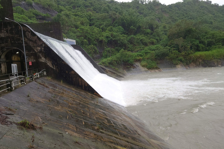 下半天雨勢較明顯6縣市大豪雨特報　下周二各地可望轉晴