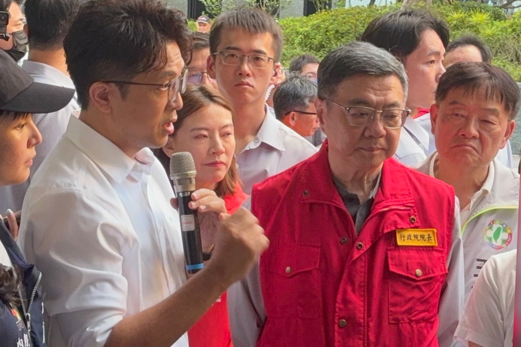 卓榮泰視察內湖水災卻自稱「陳情」　國民黨批：把防災當助選秀