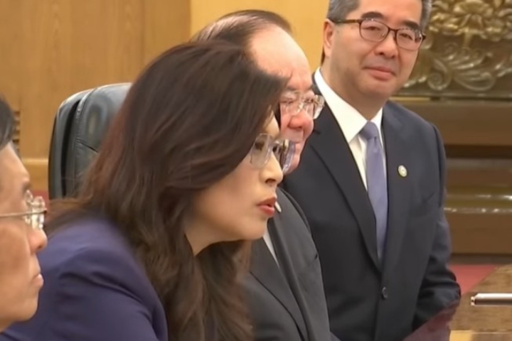 鄭麗文指出,要尋求兩岸防止戰爭的制度性解決方案。圖/取自鳳凰衛視