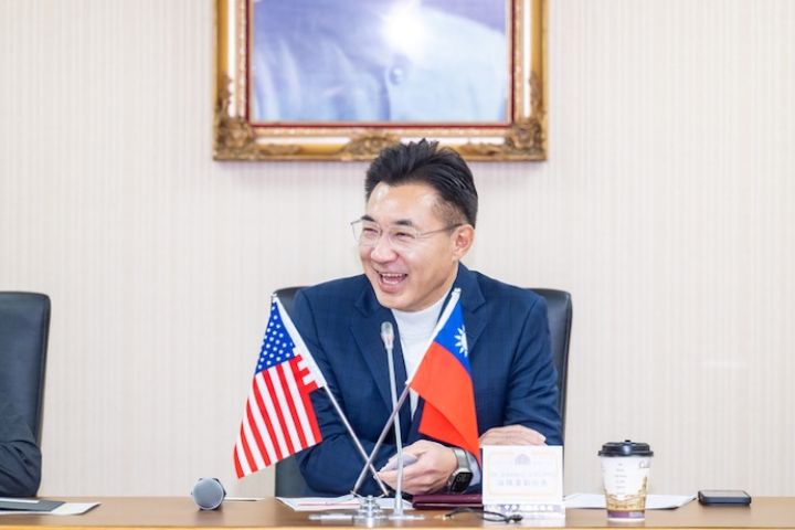 台中藍營「姐弟之爭」白熱化！ 民調曝江啟臣狠甩何欣純13.6％