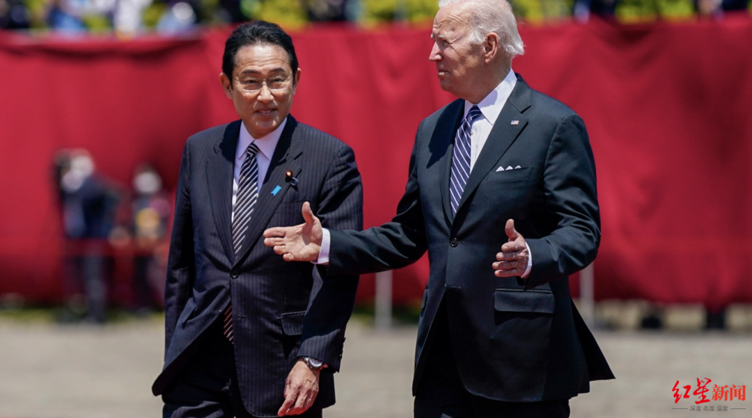 日本首相岸田文雄（左），和已經退出美國總統大選的拜登。圖/取自紅星新聞網