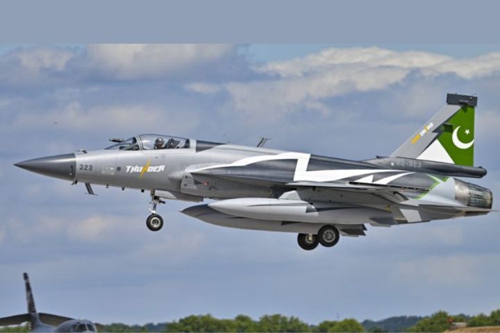 巴基斯坦與沙烏地談軍售　擬以20億美元貸款轉購「梟龍」戰機