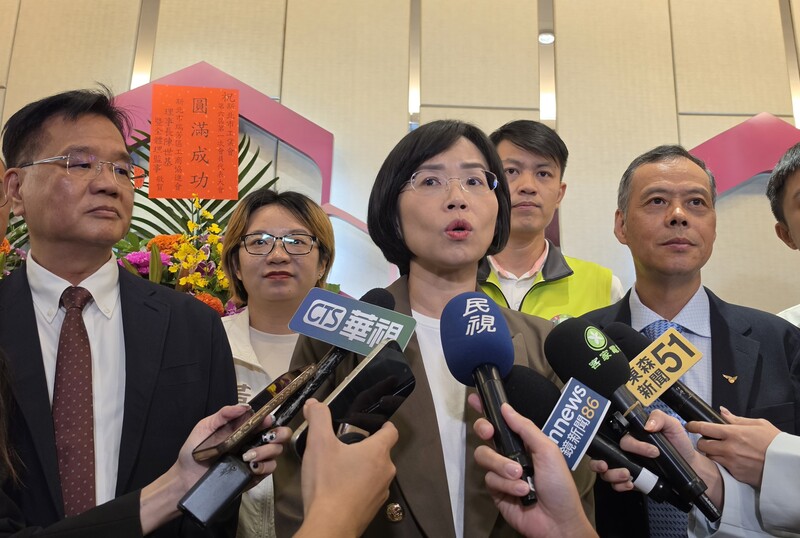 針對胞妹蘇巧純公司遭質疑，蘇巧慧表示，相關部會已說明，蘇巧純並非該公司的負責人，應填寫的文件也都依政府規定辦理。圖／中央社