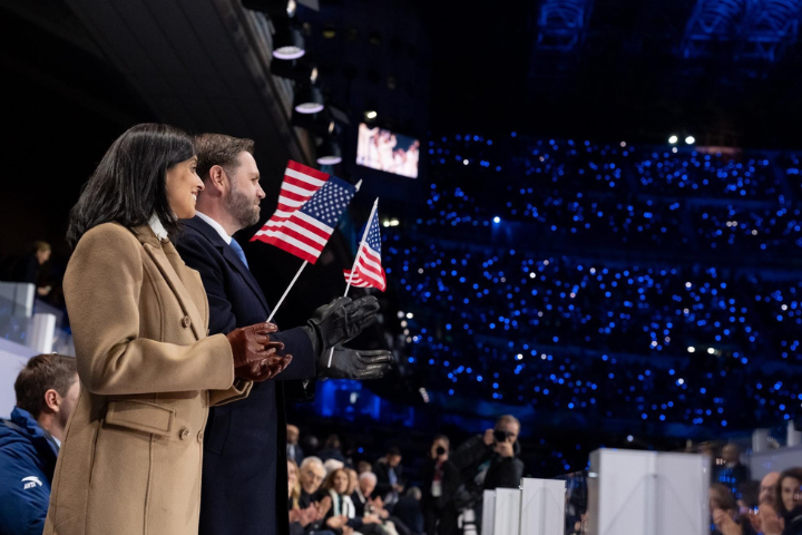 出席米蘭冬奧開幕式　美國副總統范斯現身大螢幕被狂噓　