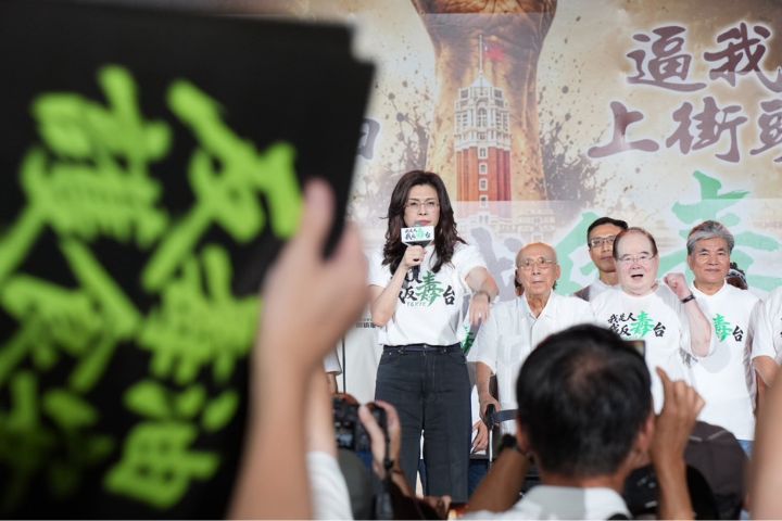 鄭麗文表示，食品安全是人民最基本的生活保障，但面對毒油事件，政府卻未能即時向社會交代真相。圖/記者陳思豪攝