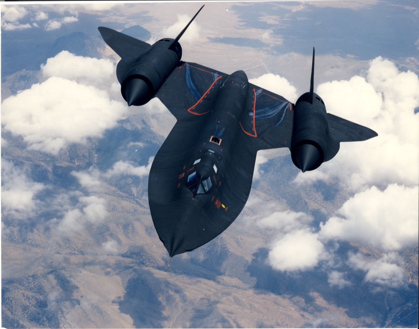 洛克希德公司的 SR-71於20世紀60年代中期在加州愛德華茲空軍基地進行了測試和開發。圖/取自美國空軍官網