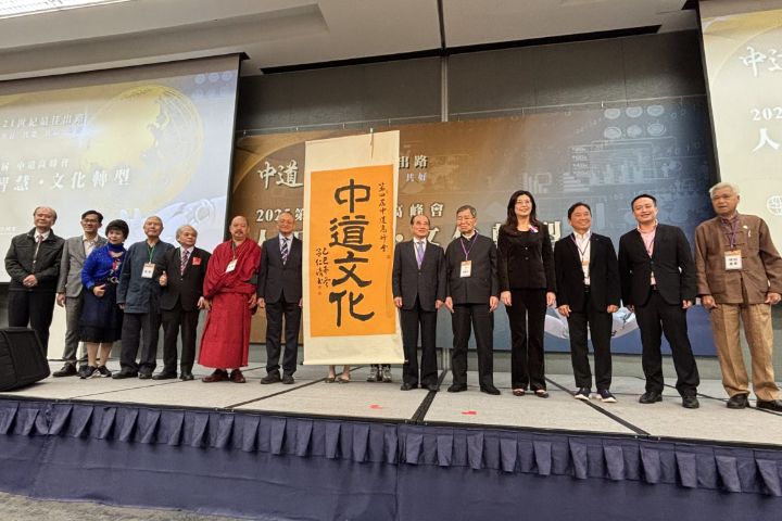 各界領袖的思想碰撞讓台下掌聲不斷。圖/中華日報康子仁攝