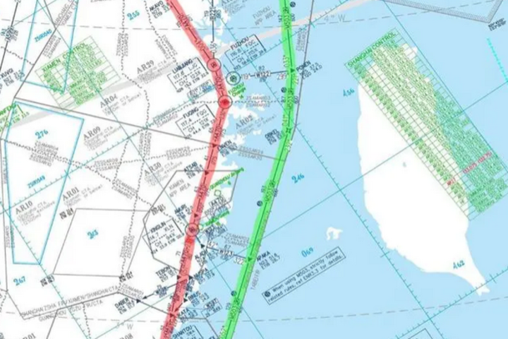 途中綠線為M503航線。圖/取自觀察者網