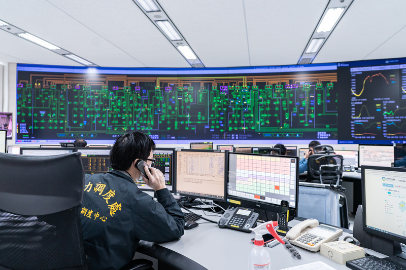 AI吃電、氣候變遷　經濟部預估未來10年夜尖峰用電「年均成長2.7％」