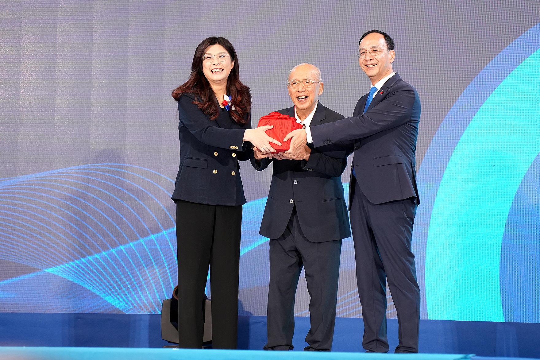 【藍黨魁交接】朱立倫謝黨栽培 鄭麗文籲全國黨代表「1人揪百人入黨」