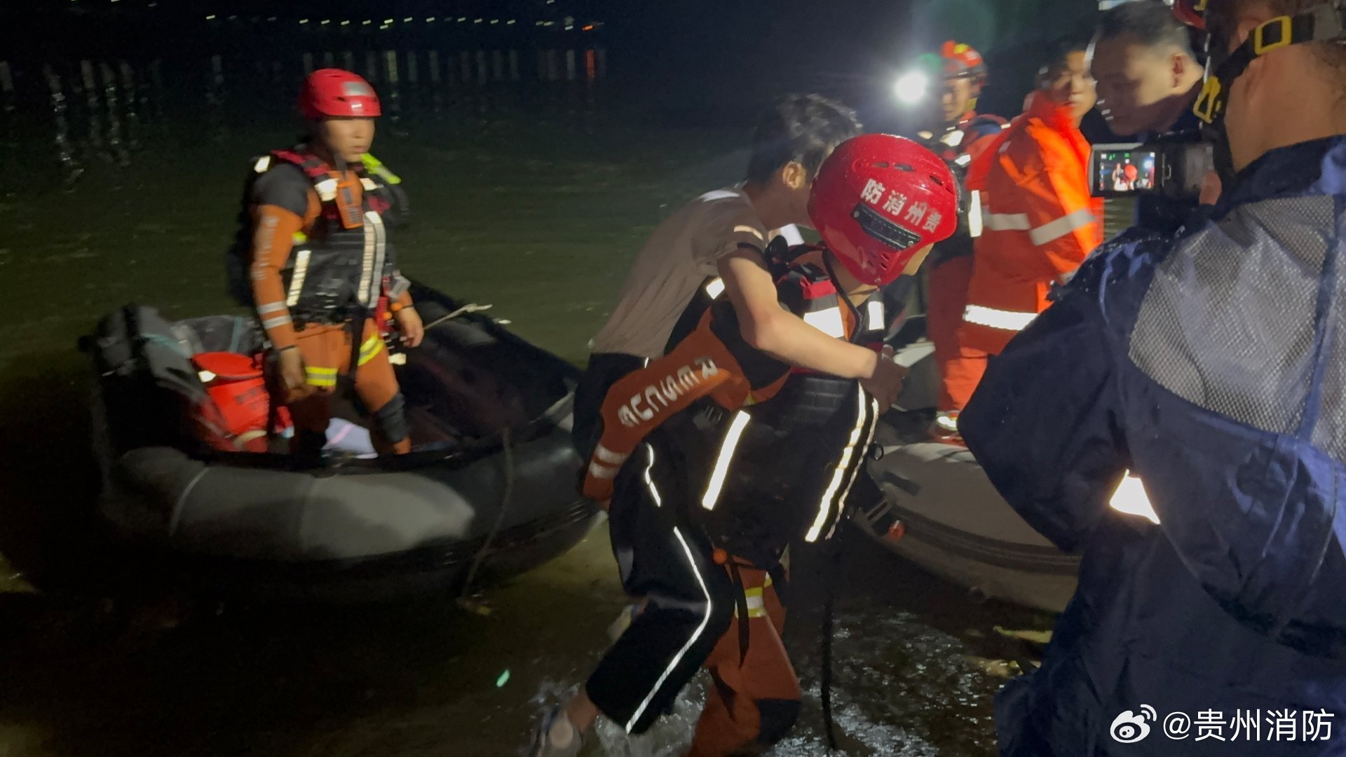 貴州遊船翻覆9死1失聯！習近平下達指示「全力搜救」　乘客憶：突變天