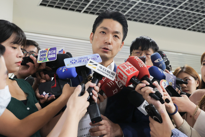 「監獄風」吸菸區火速拆除　綠議員批浪費百萬　蔣萬安反擊：綠營換數位身分證賠了2.8億