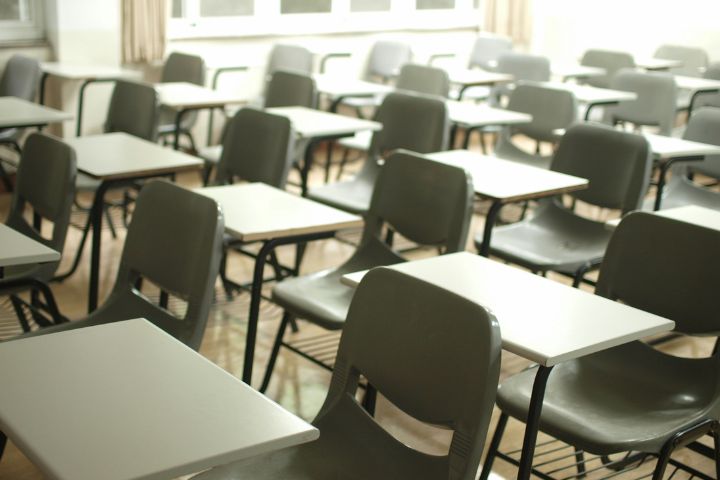 高雄資深師墜樓「全網炸鍋」　校長發聲：輪不到酸民說嘴
