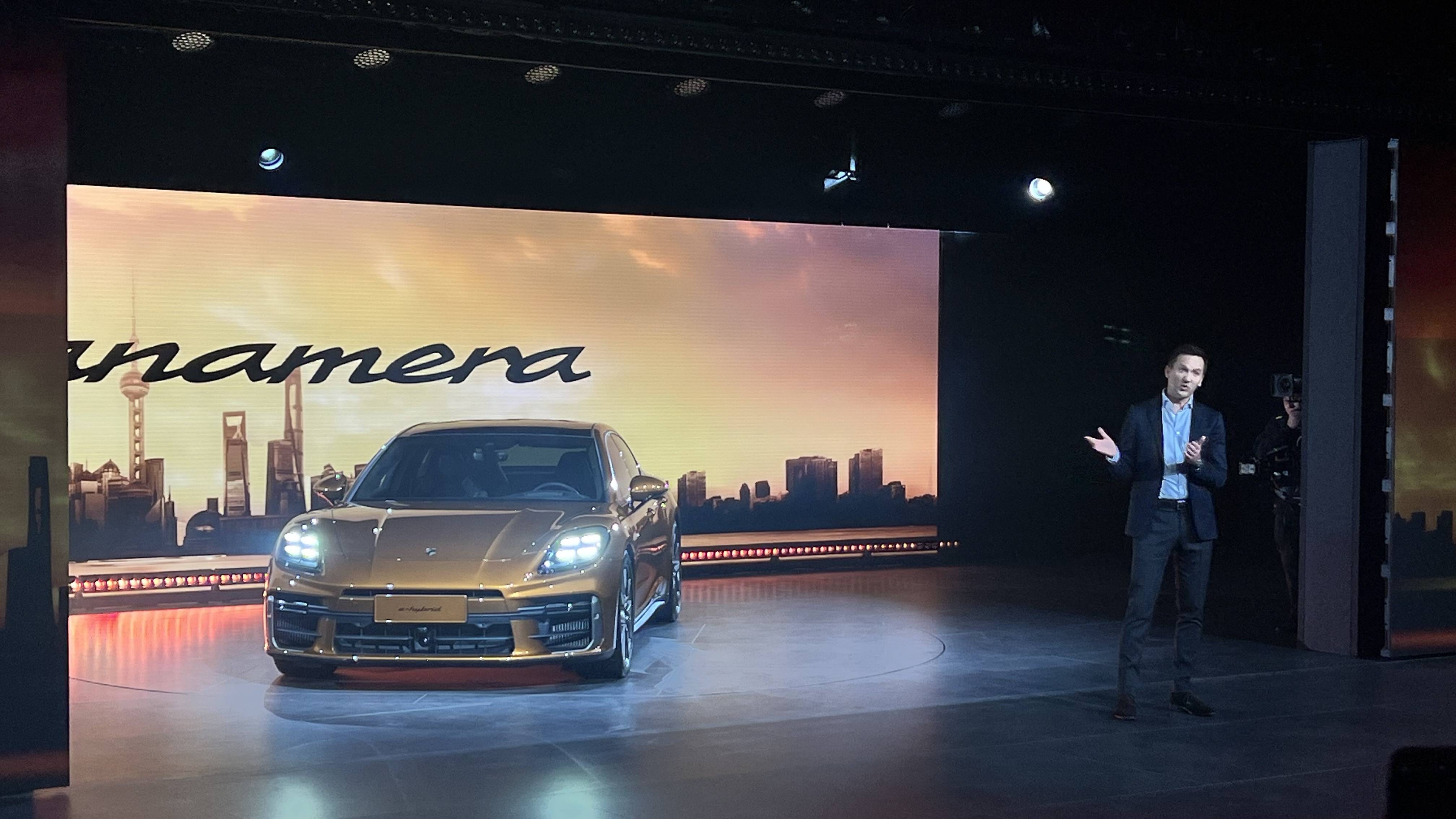 去年底保時捷發表專為中國市場量身打造的 Panamera，並參加今年的北京國際車展。圖／取自新出行官網