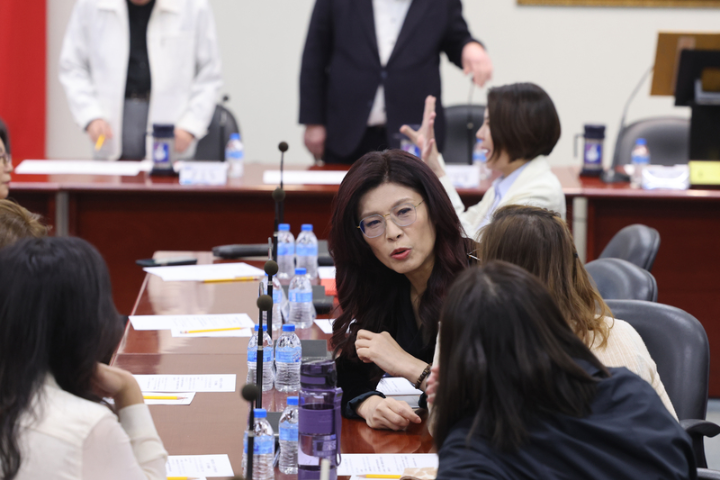 挺鄭麗文訪陸前奏？楊建綱籲北京「勿軍演封鎖」　批台灣陷意識形態困局