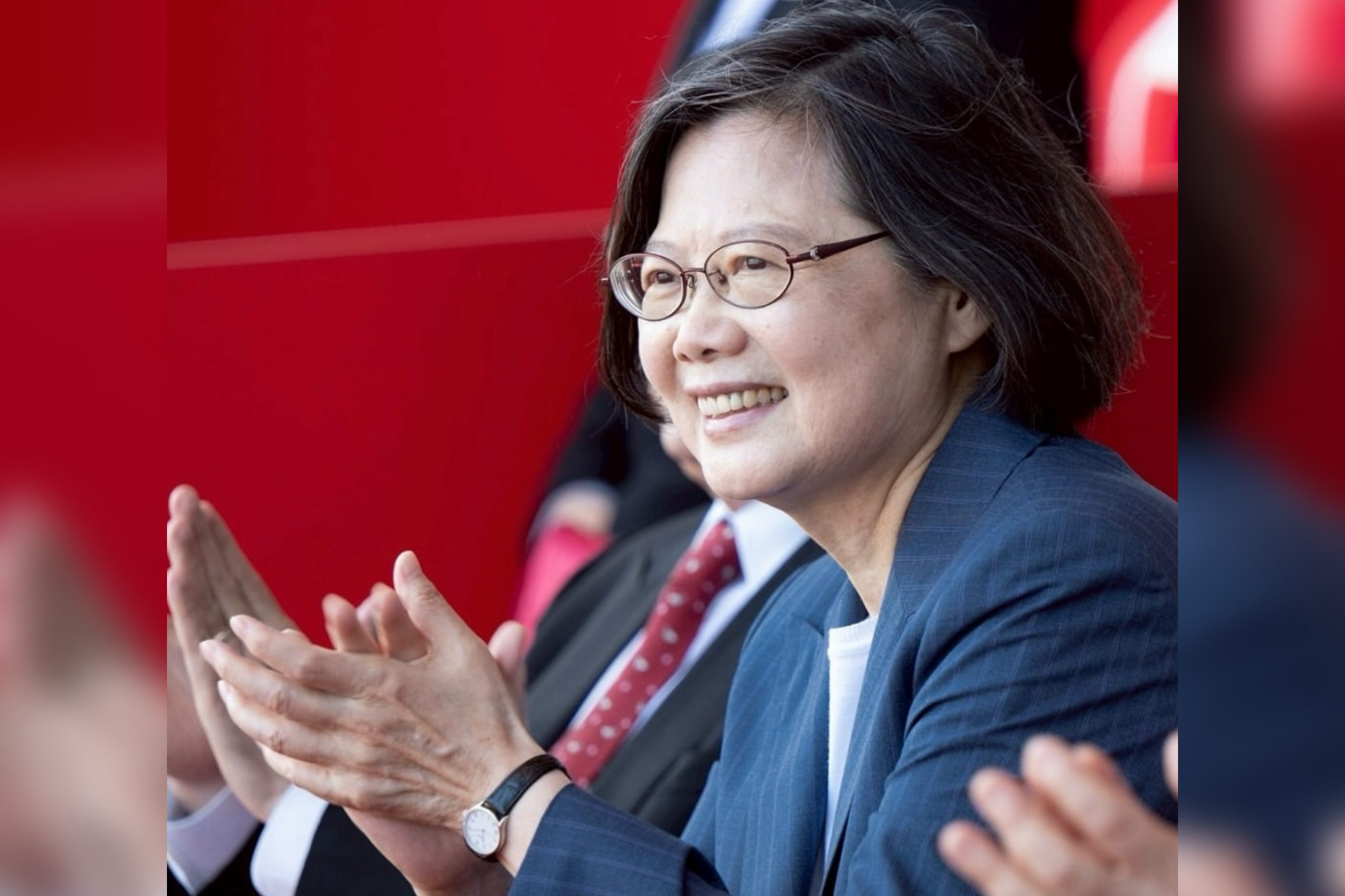 前總統蔡英文10日出席國慶大會，與國民黨主席朱立倫與前總統陳水扁皆有互動。圖/取自蔡英文臉書