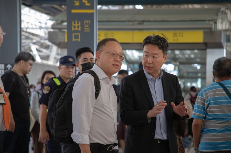 中秋交通大亂交長卻講幹話　陳以信批陳世凱尸位素餐：要你教人民怎麼搭車？