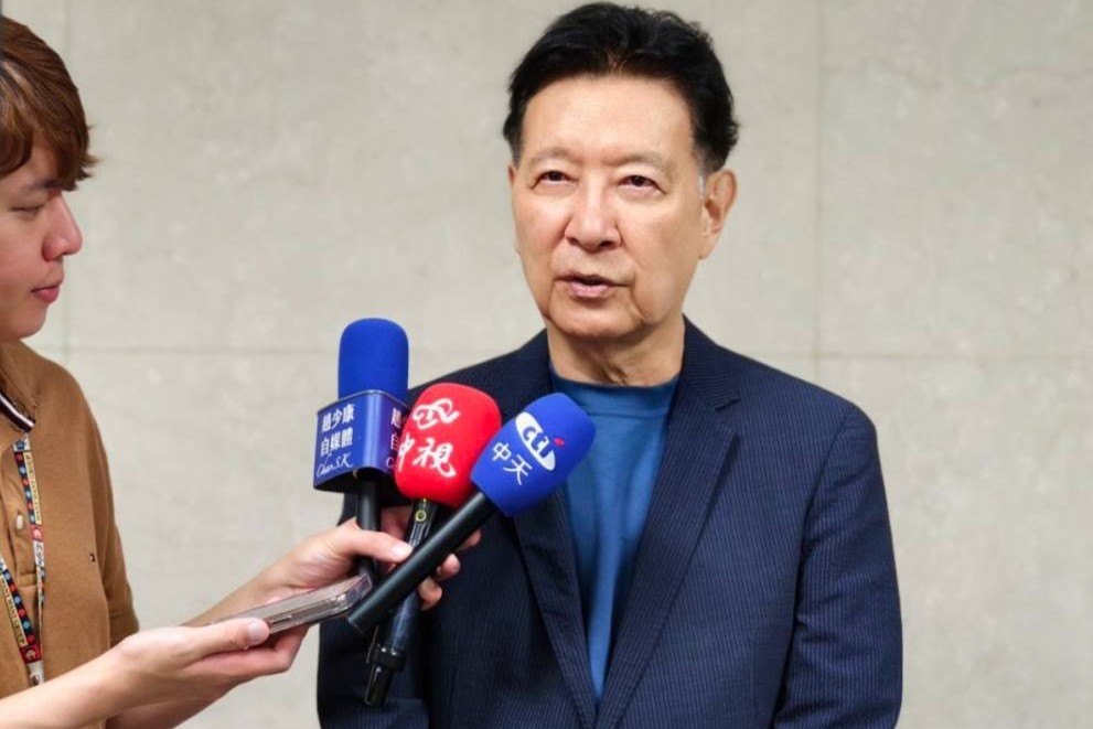 環境部稱嘉南地區光電板殘骸對環境沒影響，中廣前董事長趙少康16日表示，環境部不應該替經濟部開脫。圖/趙少康辦公室提供