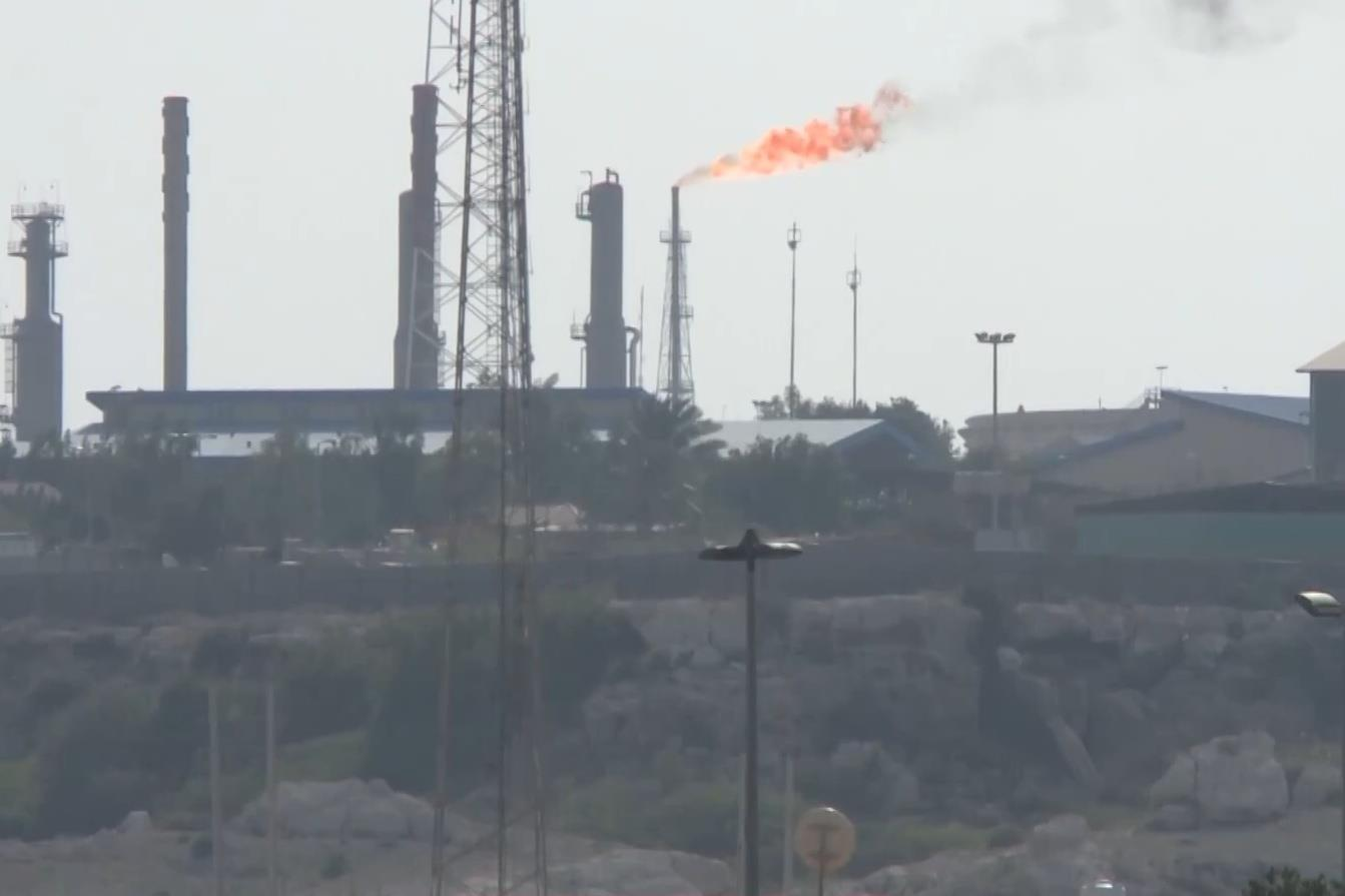 【伊朗危機】石油樞紐哈格島附近傳出爆炸聲　伊朗油輪被美軍飛彈攻擊