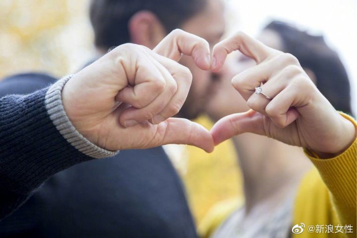 資料顯示，中國大陸平均初婚年齡已接近30歲。圖/取自新浪女性微博