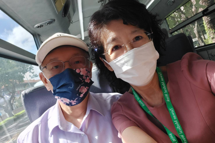 陪柯文哲搭公車上課！陳佩琪：大家認識的阿北回來一半了