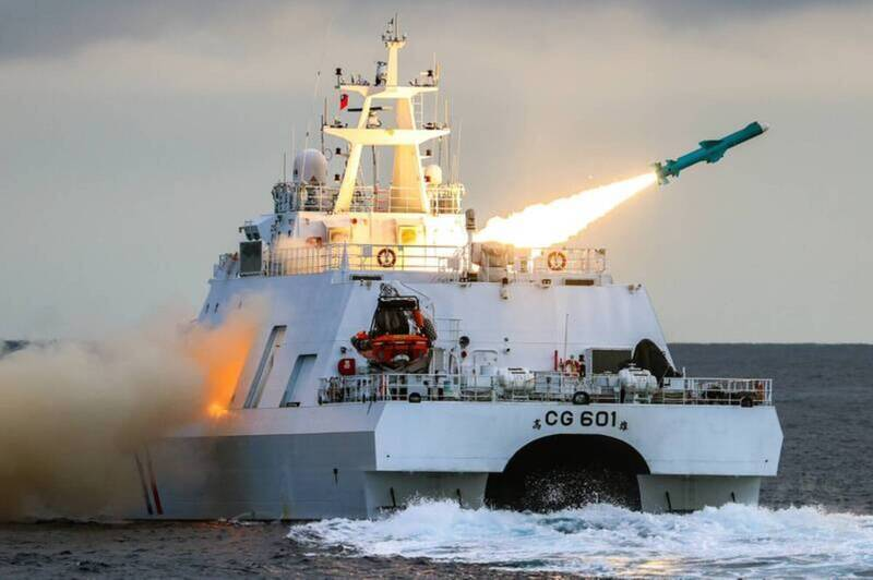 海巡12艘安平級巡防艦全數成軍　戰時可快速轉換掛載雄風飛彈