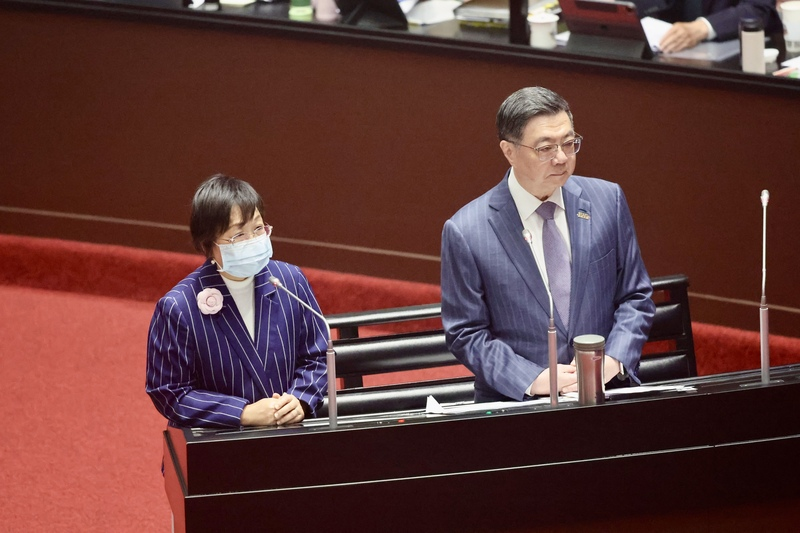 【梅花短評】徐佳青照顧愛兒  不是違法亂紀遮羞布