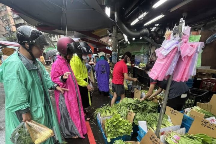 石化供應告急　屏東爆塑膠袋搶購潮、雙北垃圾袋供應穏定