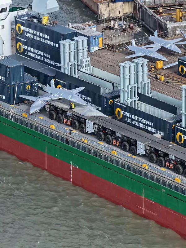 中國大陸近期已在一艘中型商用貨船上實際安裝電磁飛機彈射系統,可用於彈射固定翼匿蹤無人機。圖/取自小紅書odylol