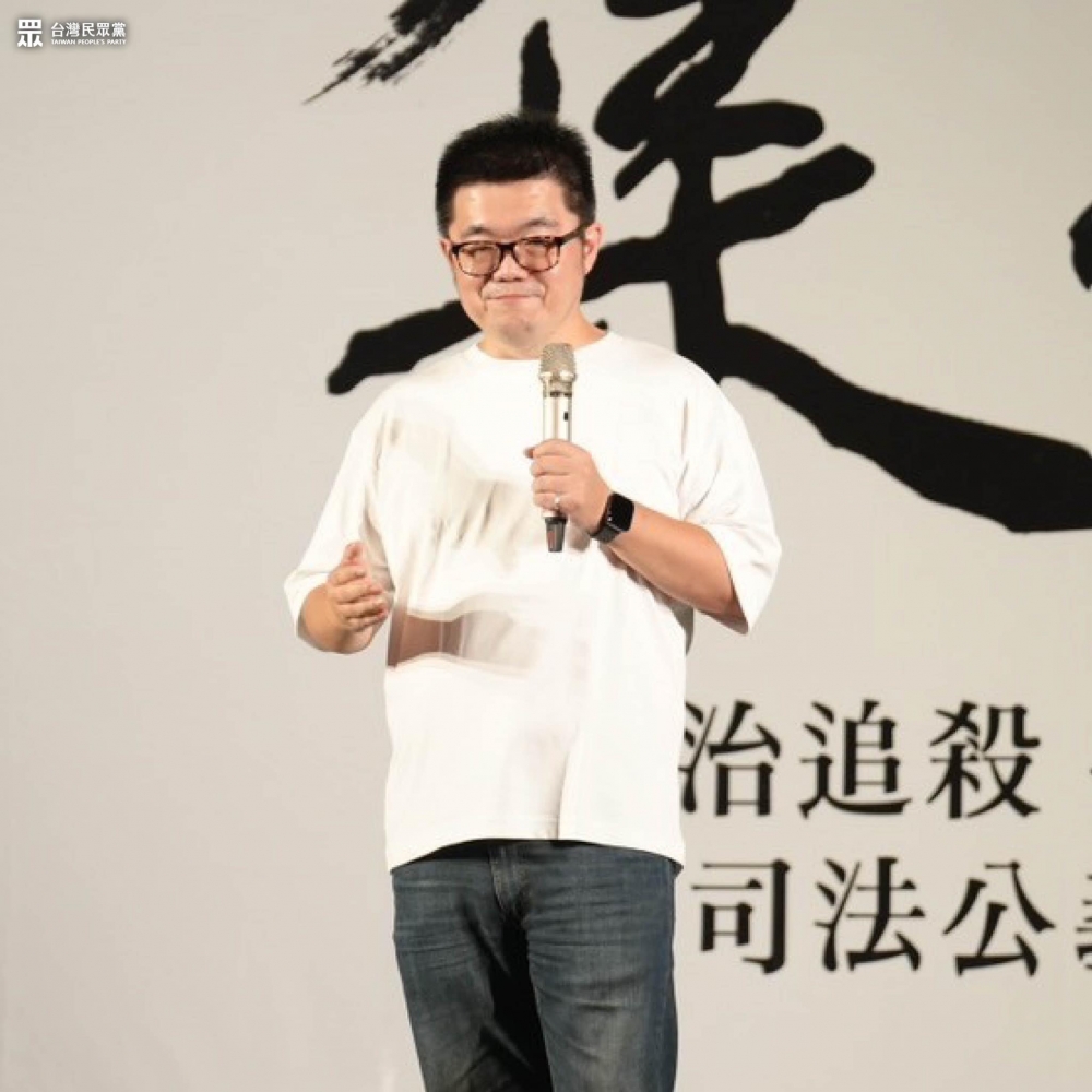 當年「媽媽嘴」命案,飽受檢察官冤枉的受害者、媽媽嘴咖啡廳負責人呂炳宏今年6月提到,假使當年他有法庭直播的話,可能讓他有多點武器,而不是把法庭上的事變成黑箱。圖/取自民眾黨臉書