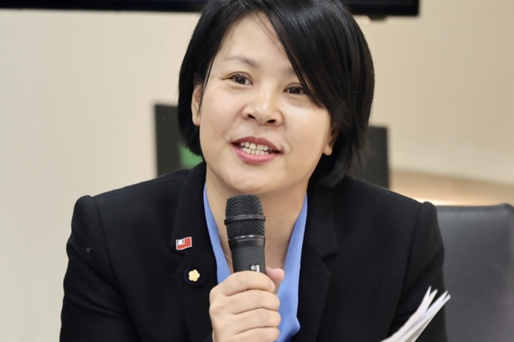 講幹話　陸委會肯定李貞秀放棄陸國籍　卻限縮立委索資權