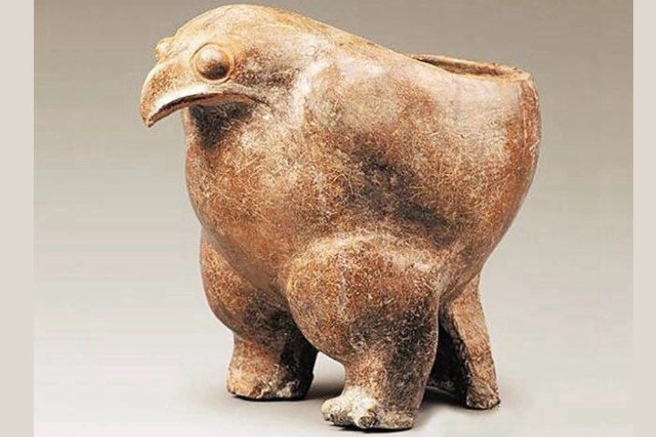 陶鷹鼎 從「餵雞盆」到大陸國寶 只差一個「不適合」