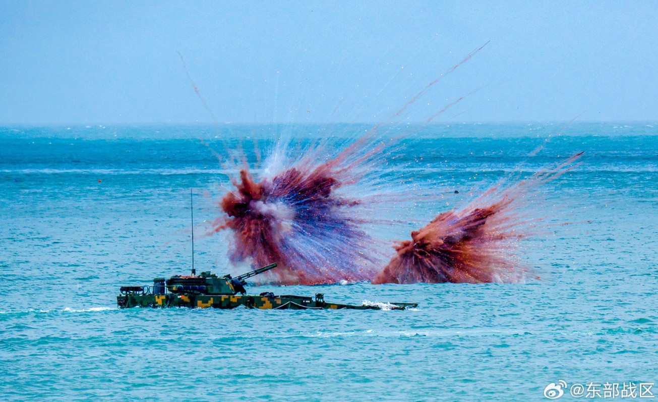 大陸於今15日、16日在南海部分海域開展實彈射擊訓練。圖/取自東部戰區微博