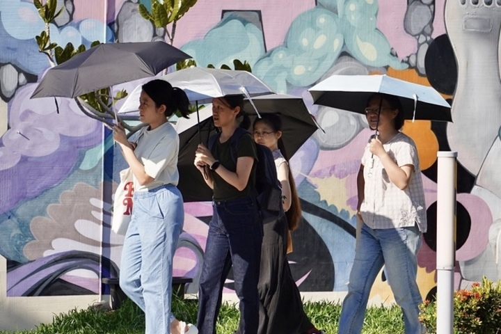 各地炎熱屏東台南防38度高溫　雙颱最快24小時內生成　