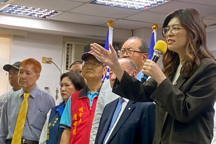 公教軍警消發聲挺李四川　鄭麗文：自己的尊嚴自己爭取