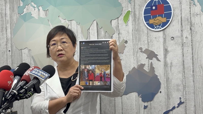 僑委會委員長徐佳青回應出訪歐美七國26天報告爭議時，強調部分內容涉及敏感資訊，並稱出訪「無愧於心」。圖／中央社