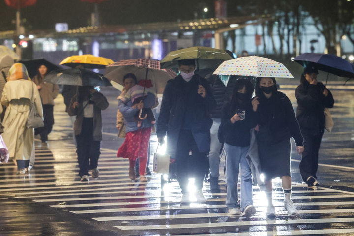 今起水氣增加，全台各地降雨機率高。圖/取自中央社