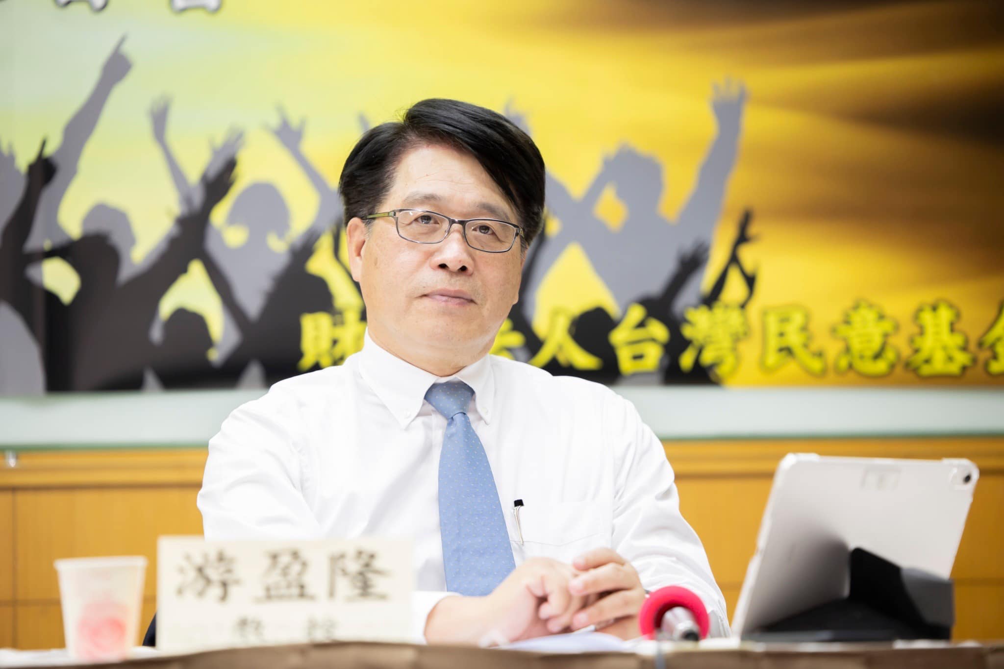 台灣民意基金會董事長游盈隆認為17日立法院會的衝突，宛如民進黨的徐蚌會戰，將來要過苦日子了。圖／取自游盈隆臉書