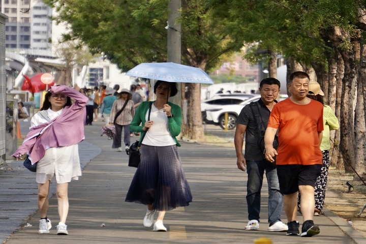 今天各地紫外線指數均偏高。圖/取自中央社