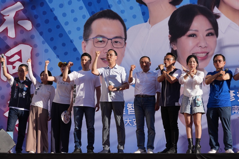 罷免與反罷免團體同時在台北市造勢 帶頭大咖互嗆對手「親中」