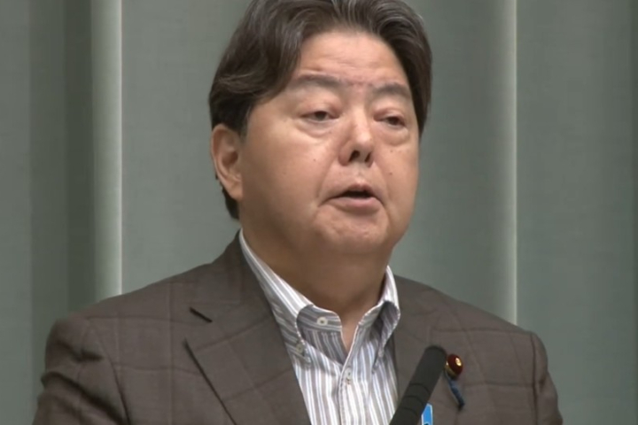 日本內閣秘書長林芳正26日抗議陸網流傳的昭和天皇惡搞影片，不過大陸官媒反批日方對二戰作為反省不足。圖/翻攝自niconico_news YouTube頻道